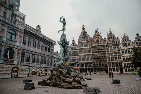Busfahrkarten nach Antwerpen
