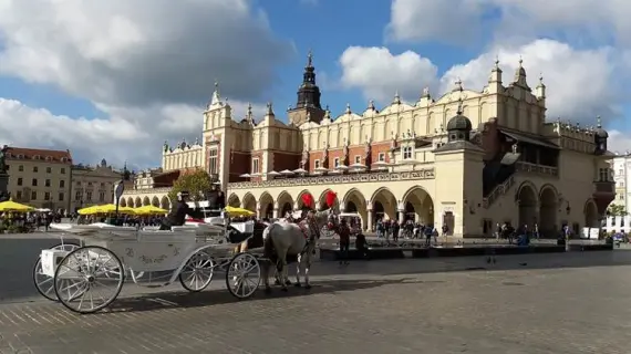 Krakau - PKS - Busse und Minibusse - Verkehr - Sehenswürdigkeiten und Attraktionen