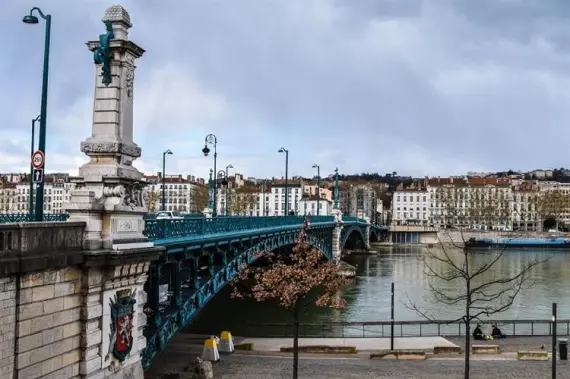 Lyon - Sehenswürdigkeiten, Sightseeing und Anfahrt mit dem Bus
