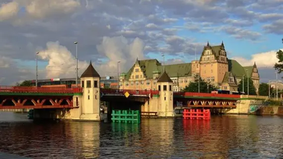 Szczecin - PKS - Autobus et autocars - Transports - Attractions et curiosités