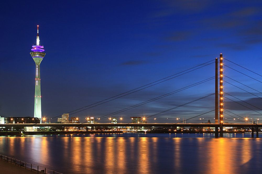 Dűsseldorf - Autobus et navettes - Transports - Attractions et curiosités